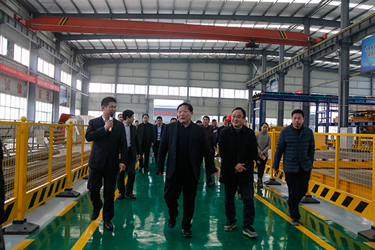 領導參觀清水科技PC生產(chǎn)車間.JPG